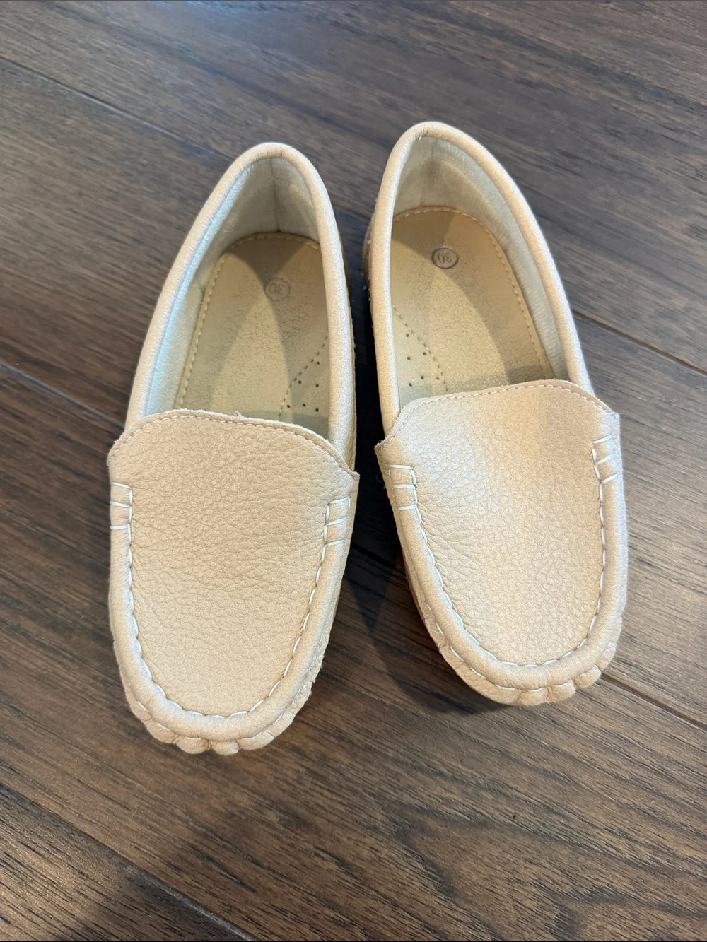 Kids Slip-On Loafers in Beige Size 30 (12) - C39-335